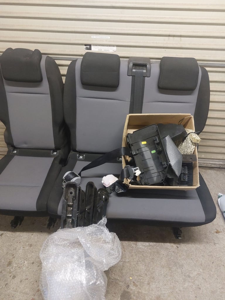 Rear van seats2/1 triple bench 