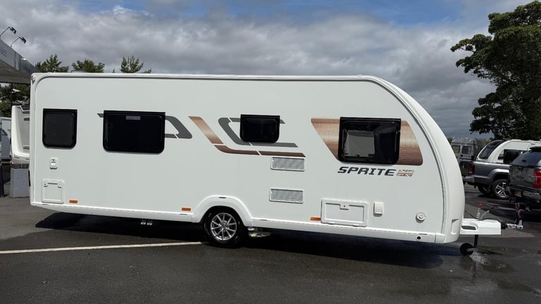 2022 Swift Sprite Major 4 SB Transverse Island Fixed Bed End Washroom