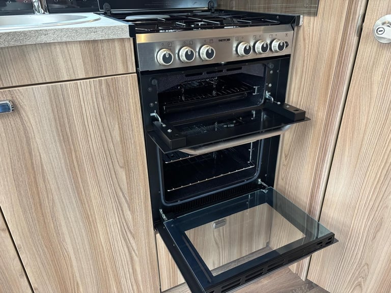 20 SWIFT CHALLENGER 835 X, SPECIAL EDITION CELESTE, AWD MOVER, ALDE, TALL FRIDGE
