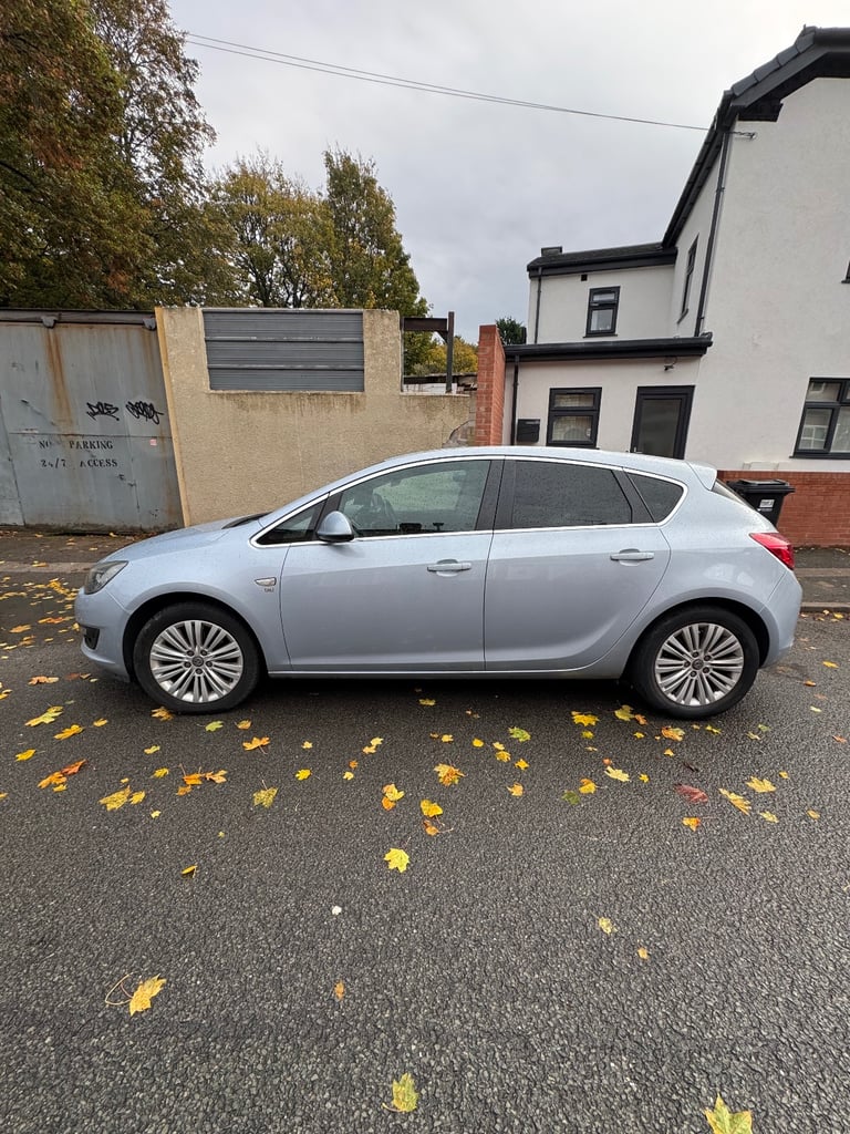 Vauxhall, ASTRA, Hatchback, 2014, Manual, 1686 (cc), 5 doors