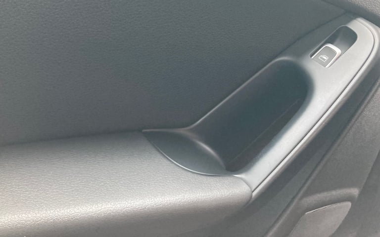 Audi, A4, Saloon, 2015, Manual, 1968 (cc), 4 doors