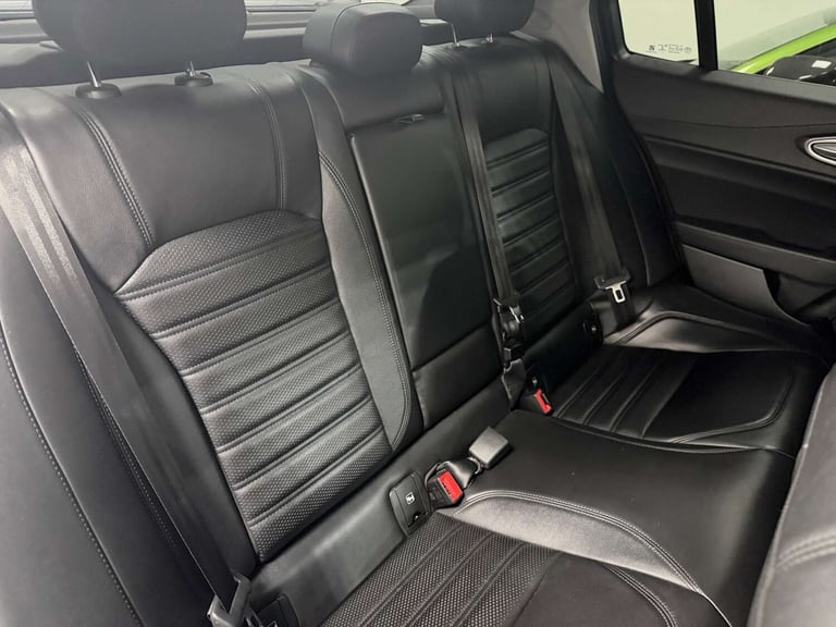 2017 Alfa Romeo Giulia 2.2 JTDM-2 180 Speciale 4dr Auto SALOON DIESEL Automatic