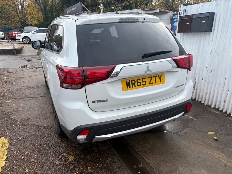 Mitsubishi, OUTLANDER, Estate, 2015, Manual, 2268 (cc), 5 doors