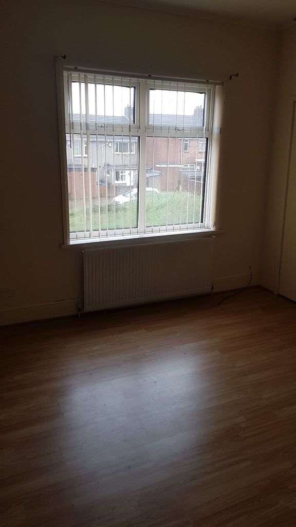 3 Bedroom Semi detached house TO LET