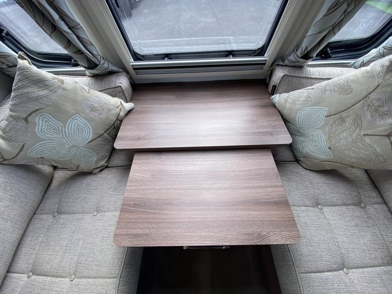 2018 BAILEY UNICORN VALENCIA 4 BERTH TOURING CARAVAN