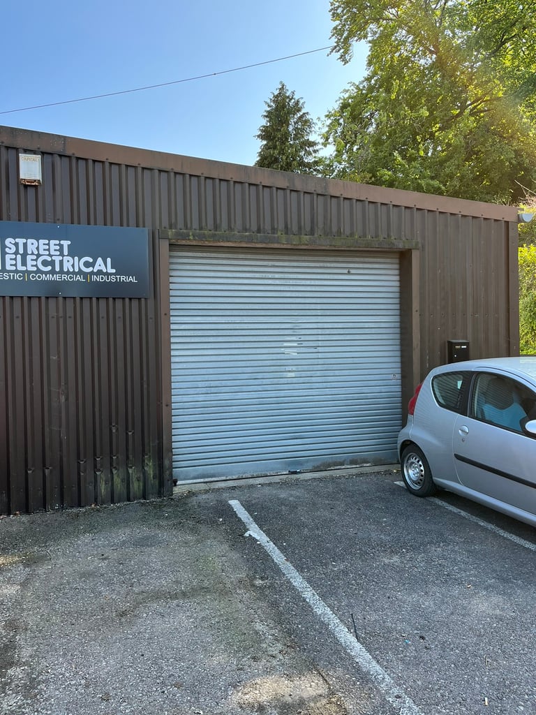 UNIT TO LET IN HORNDEAN 