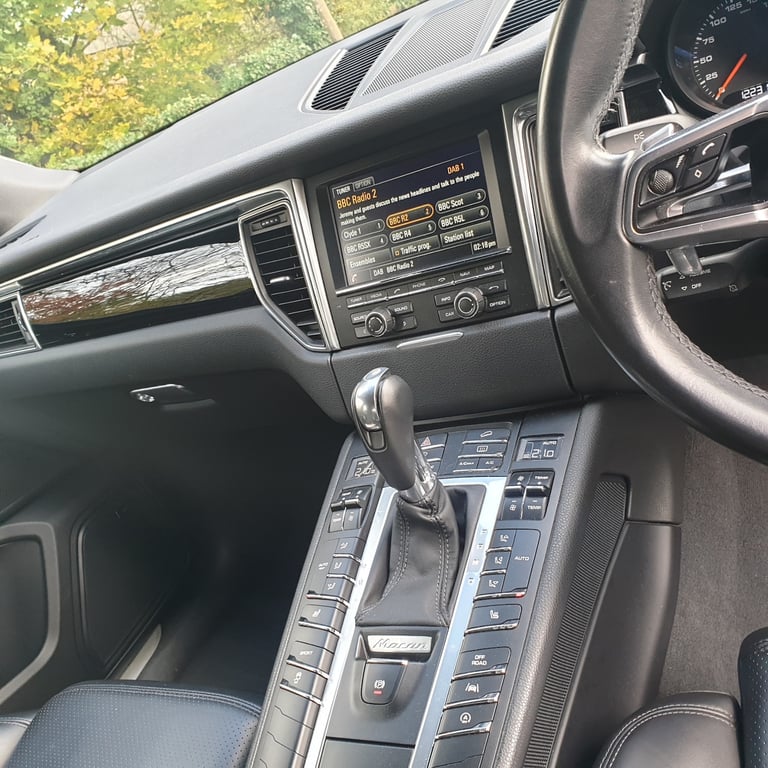 PORSCHE MACAN S (2015) 3.0 TD V6 S SUV 5dr Diesel PDK 4WD Euro 6 260P/S STUNNING