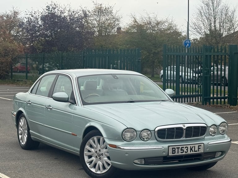 image for 2003 Jaguar XJ XJ6 3.0 V6 SE 4dr Auto SALOON Petrol Automatic