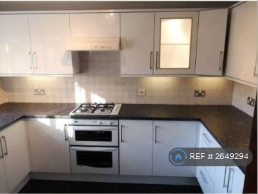 3 bedroom house in Oak Croft, East Grinstead, RH19 (3 bed) (#2649294)