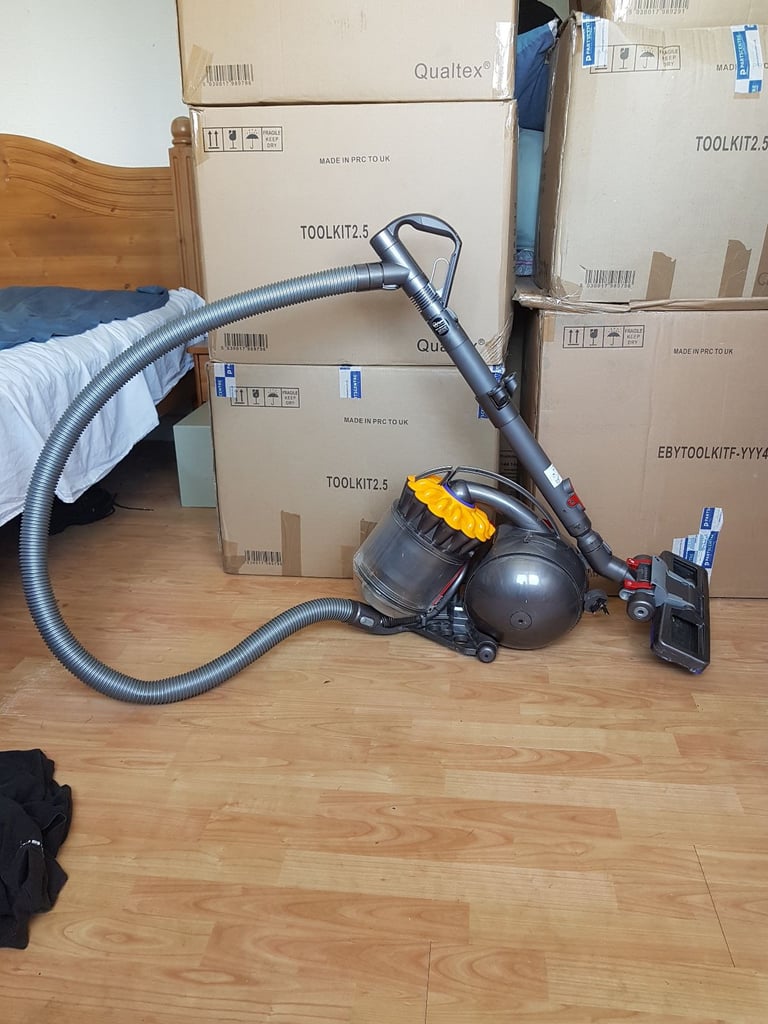 Dyson Ball cy27 pull along hoover Cylinder vacuum cleaner bagless tools 1 week guaran