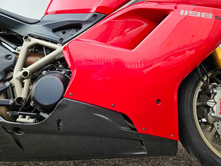 Ducati 1198s perfect example 
