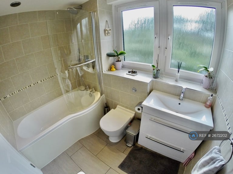 3 bedroom flat in Ericcson Close, Wandsworth, SW18 (3 bed) (#2672202)