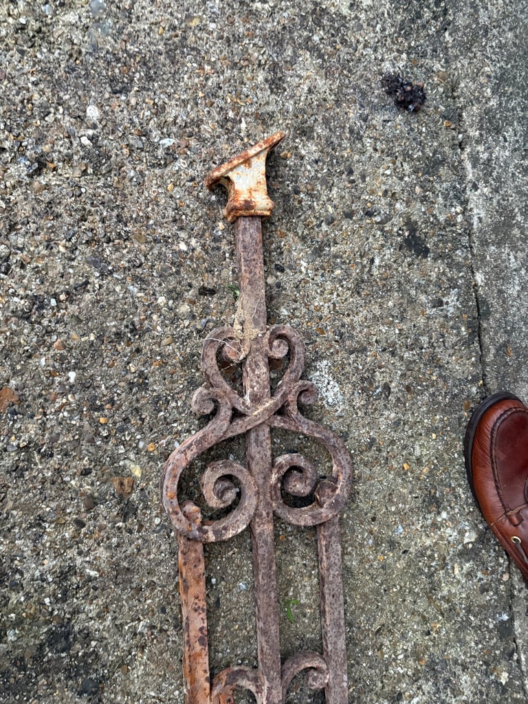 11 Victorian railings 
