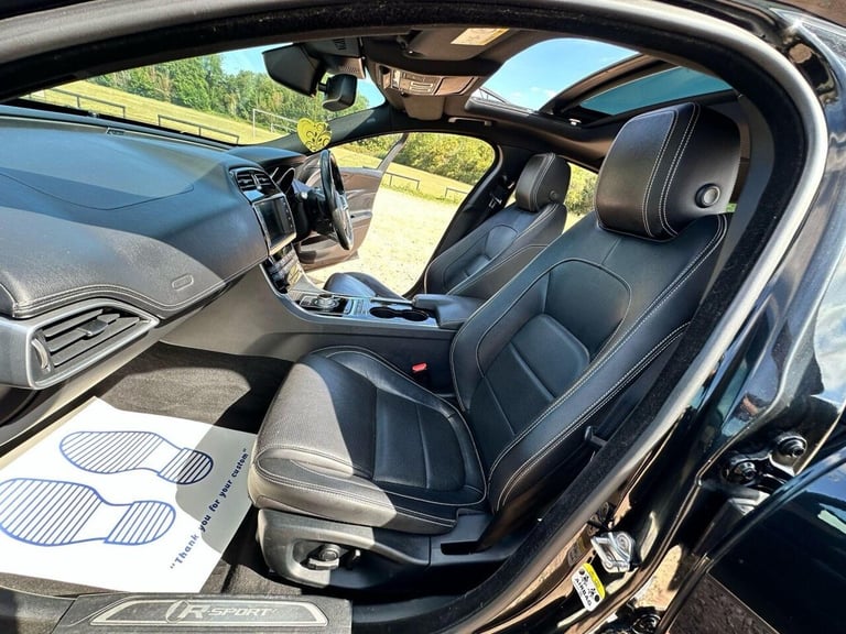 2015 Jaguar XE 2.0d R-Sport Auto Euro 6 (s/s) 4dr Saloon Diesel Automatic