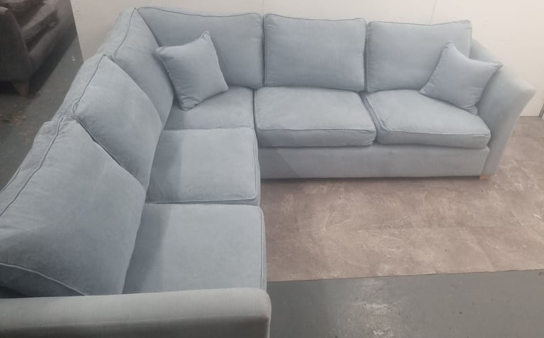 Large Corner Sofa *Can Deliver* 