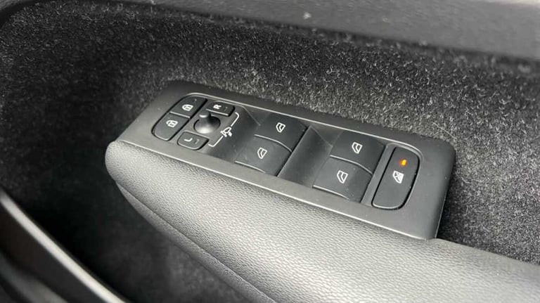 2020 Volvo XC40 2.0 D3 R DESIGN 5dr Geartronic SUV Diesel Automatic