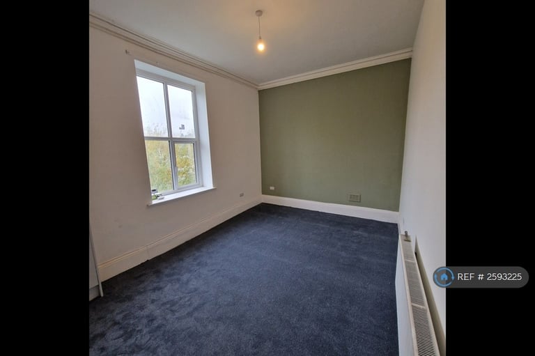 2 bedroom flat in Caroline Place, Prenton, CH43 (2 bed) (#2593225)