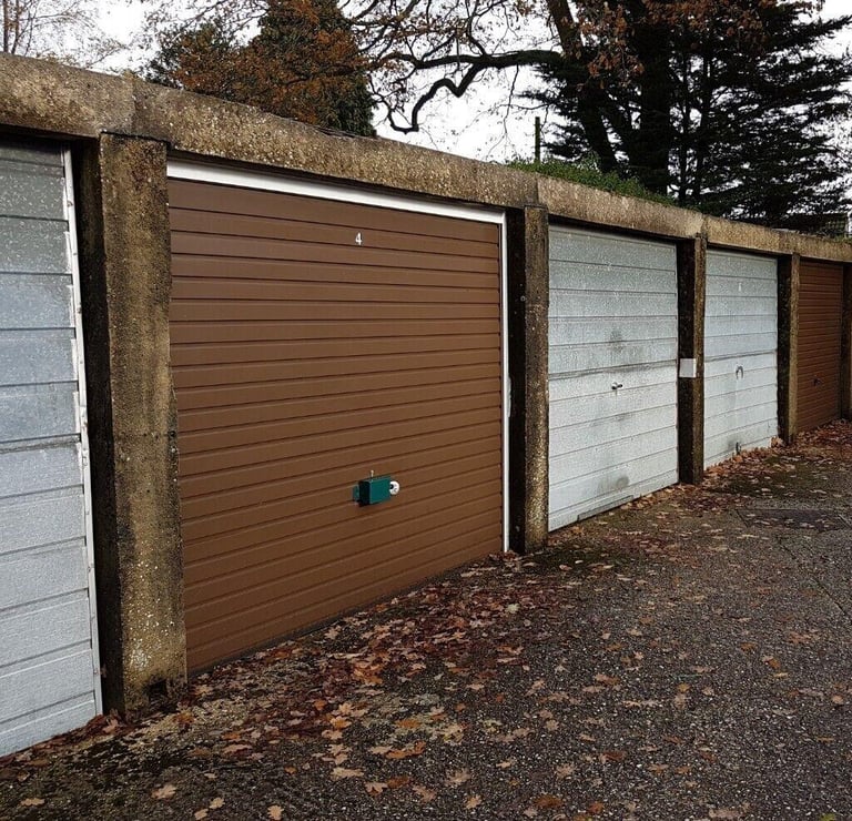 Garage/Parking/Storage to rent: Abbots Road (r/o 8) Burghfield Common, Reading RG7 3LD