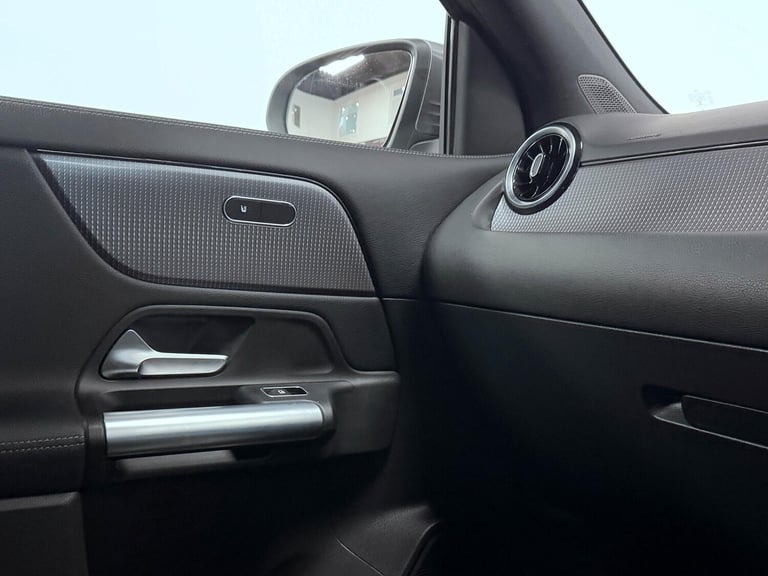 2020 Mercedes-Benz GLA 1.3 GLA200 Sport SUV 5dr Petrol 7G-DCT Euro 6 (s/s) (163 ps) HATCHBACK Pet...