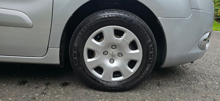 PEUGEOT PARTNER TEPEE AUTO 