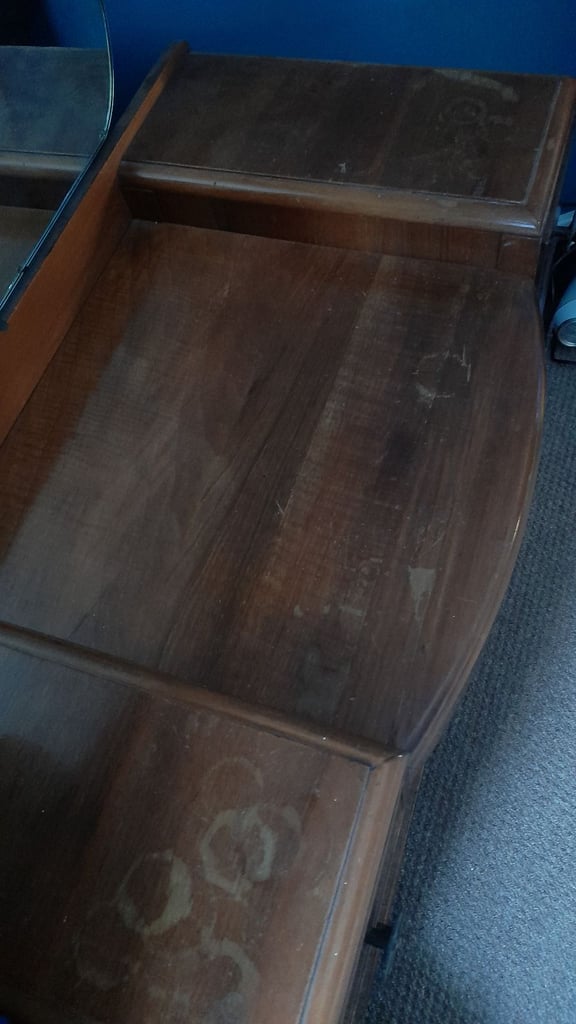 Dresser/vanity with mirror