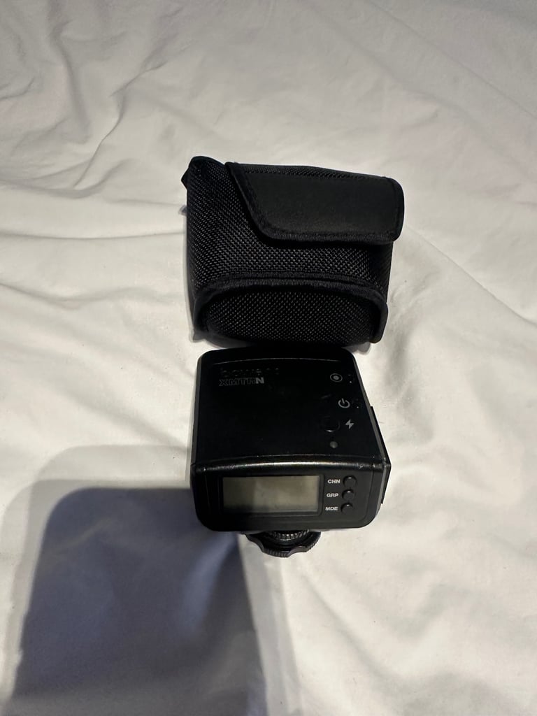 image for Bowens XMTR trigger for Canon in PERFECT working condition WITH CASE