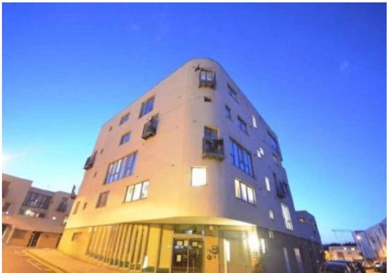 1 Bedroom flat converted 2 bed for sale 