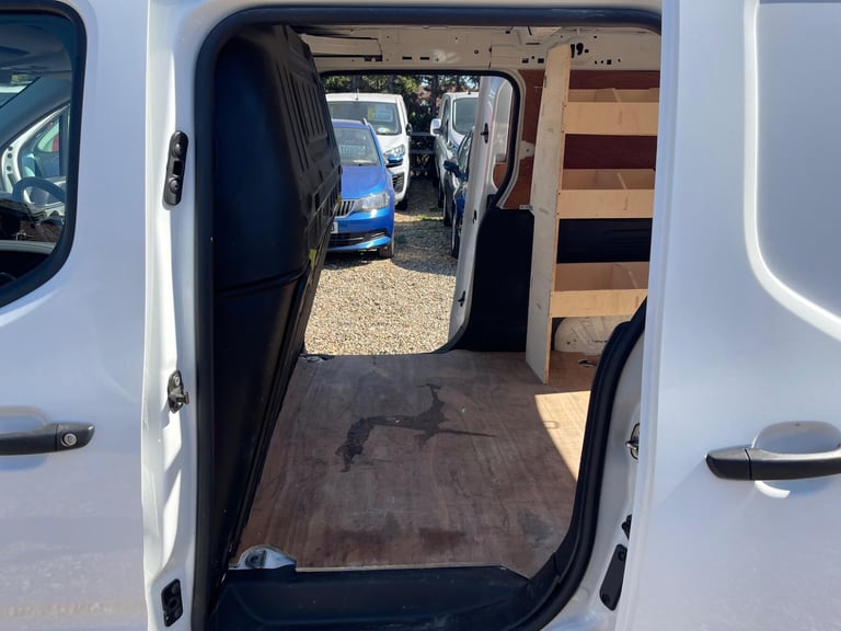 2020 Vauxhall Combo 1.5 Turbo D 2300 Sportive L2 H1 Euro 6 4dr PANEL VAN Diesel Manual