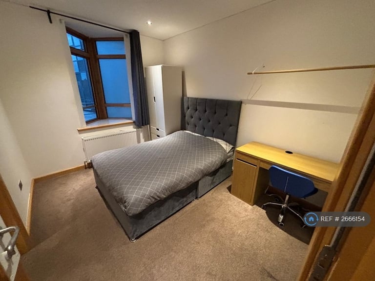 3 bedroom flat in College Green, Bristol, BS1 (3 bed) (#2666154)