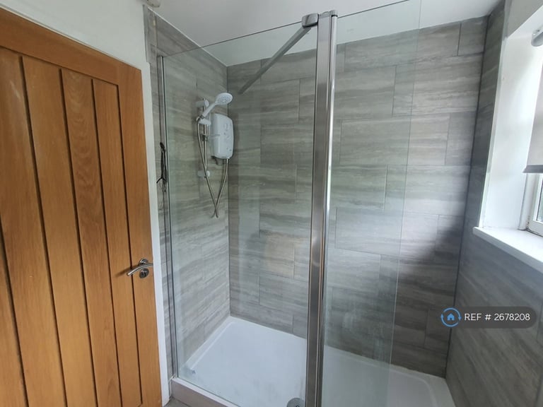 4 bedroom house in Clyde Gardens, Bath, BA2 (4 bed) (#2678208)