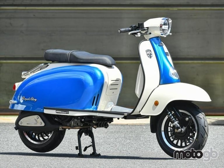Royal Alloy TG 125cc S a Modern Classic Retro Automatic Moped Scooter