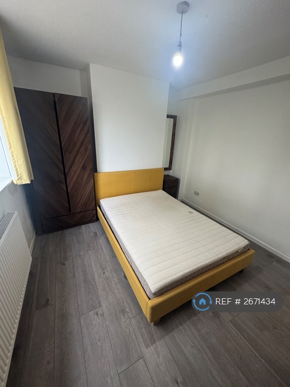 2 bedroom flat in Miranda Court, Salford, M5 (2 bed) (#2671434)