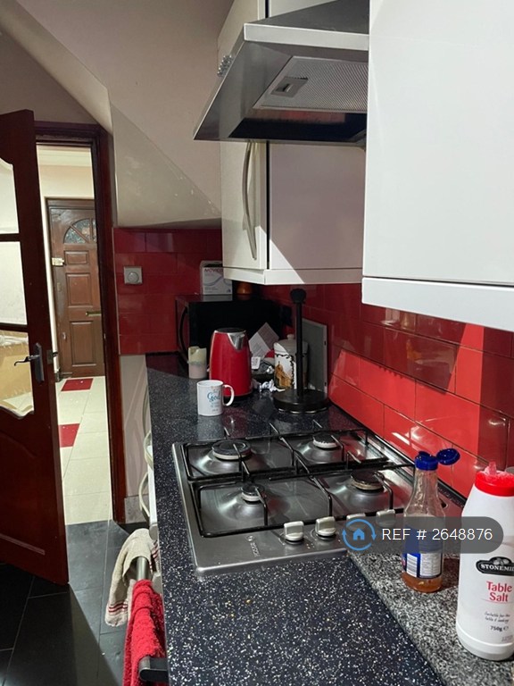 1 bedroom in Leyswood Drive, Greater London, IG2 (#2648876)