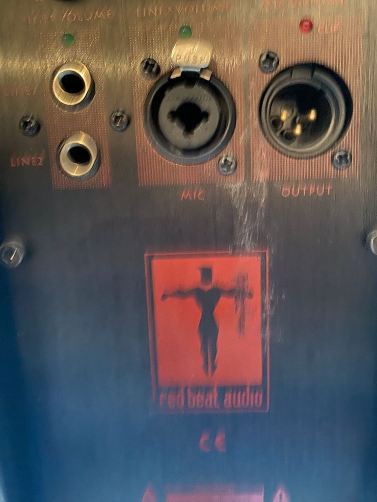  2x REDMAN Stereo Speakers and stands 300w + 100w