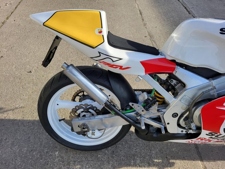 1989 F SUZUKI RGV250 VJ21 RGV 250 CLASSIC RETRO TWO STROKE PEPSI RACE REPLICA