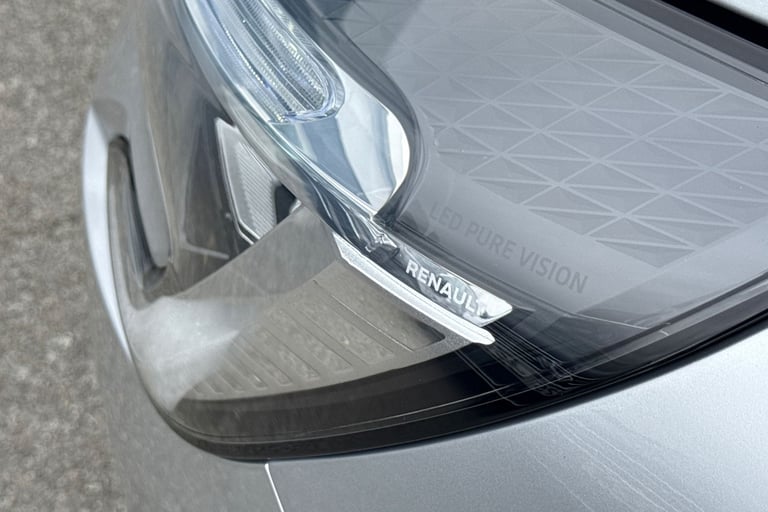 2020 Renault Clio 1.0 TCe Iconic Euro 6 (s/s) 5dr Hatchback PETROL Manual