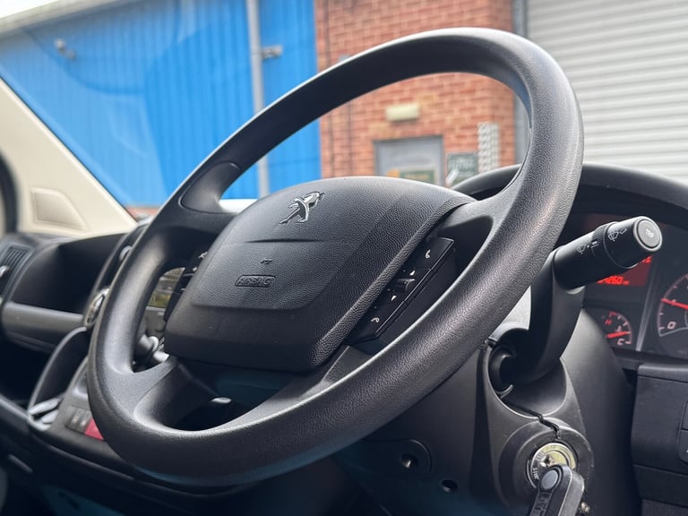 2021 Peugeot Boxer 2.2 BlueHDi 335 Built for Business L4 Euro 6 Luton Van Luton Diesel Manual