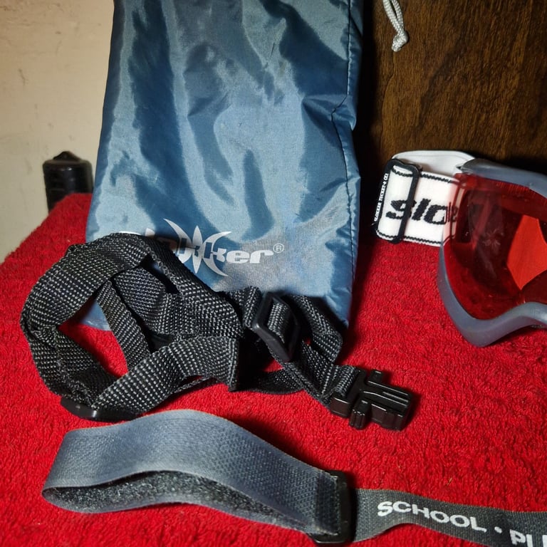 Slokker School Plus Ski Snowboard Goggles – Red Lens – With Bag & Strap