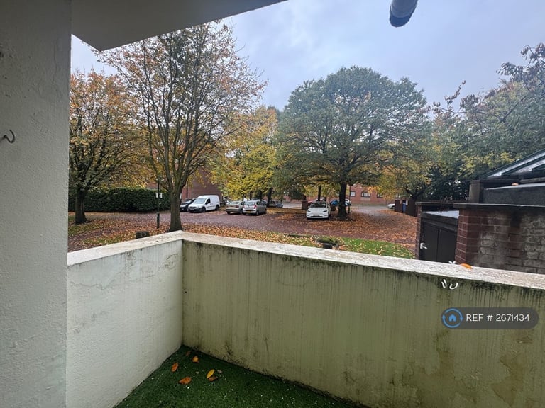 2 bedroom flat in Miranda Court, Salford, M5 (2 bed) (#2671434)