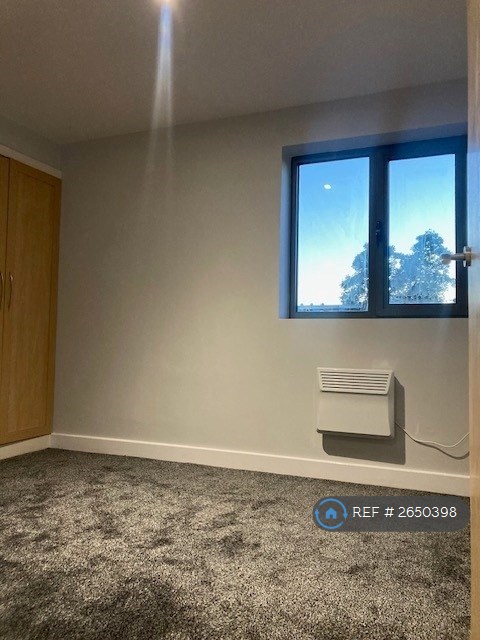 1 bedroom flat in Low Road, Doncaster, DN4 (1 bed) (#2650398)