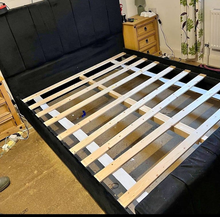 image for King size bed with mattress 