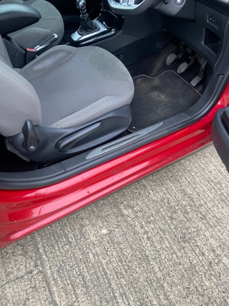 Citroen, DS3, Hatchback, 2014, Manual, 1598 (cc), 3 doors