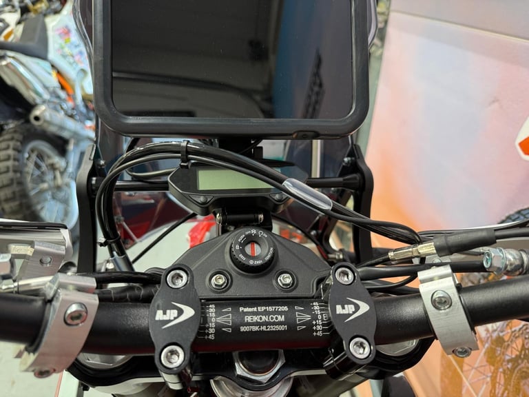 AJP PR7 (650cc) 2025 NEW