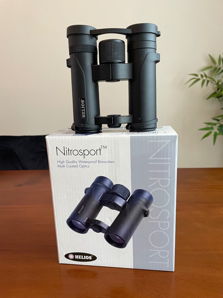 Compact binocular