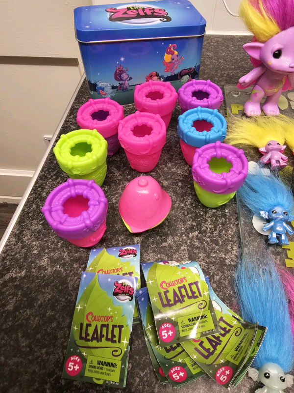 Large bundle of 24 Zelfs plus tin and accessories 