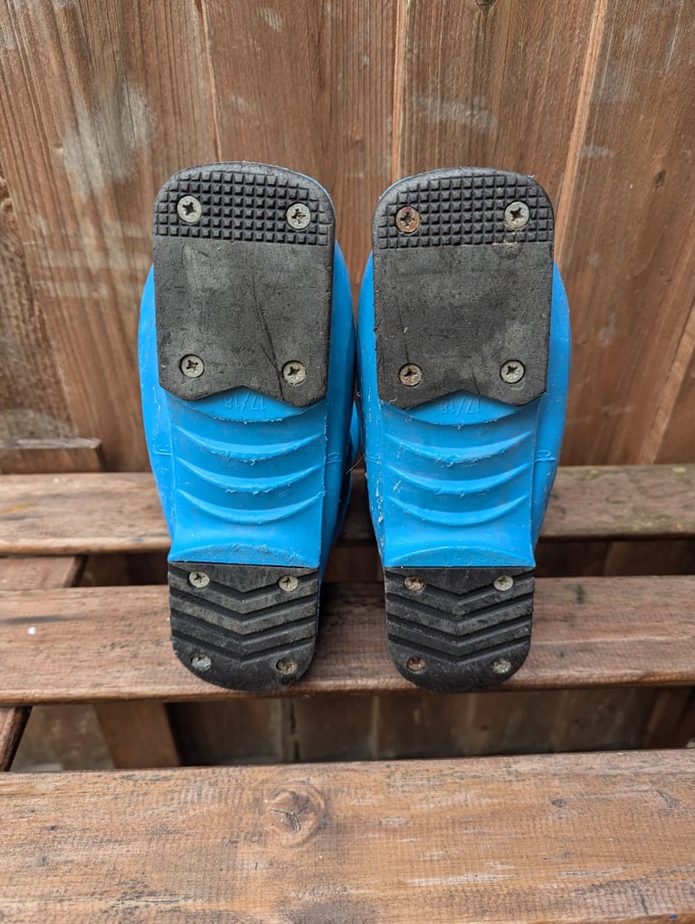 Kids ski boots size 17/18 224mm