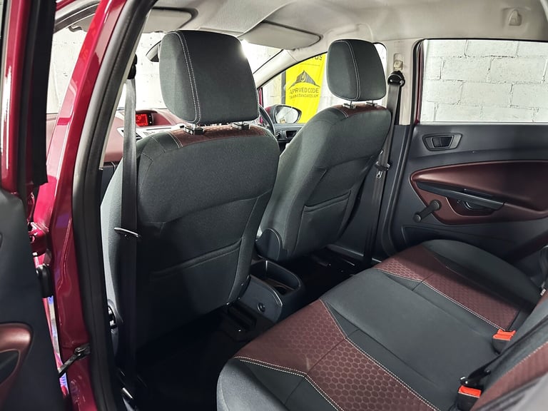 2011 Ford Fiesta 1.6 Titanium Hatchback 5dr Petrol Manual (134 g/km  118 bhp)