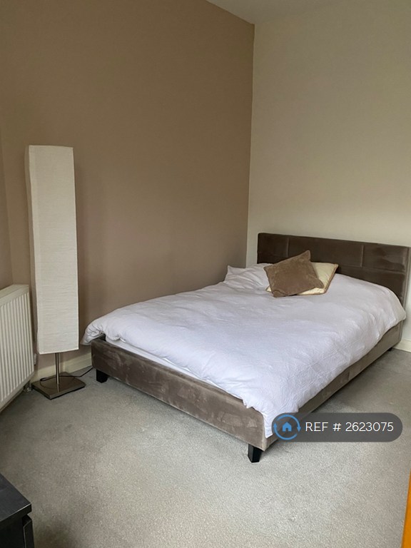2 bedroom flat in Willowbank Crescent, Glasgow, G3 (2 bed) (#2623075)