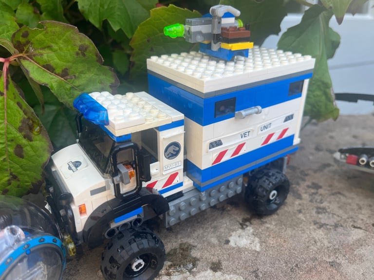 Bargain Lego Bundle Jurassic World Indominus Rex Breakout Incomplete Set Plus Various Lego Vehicles