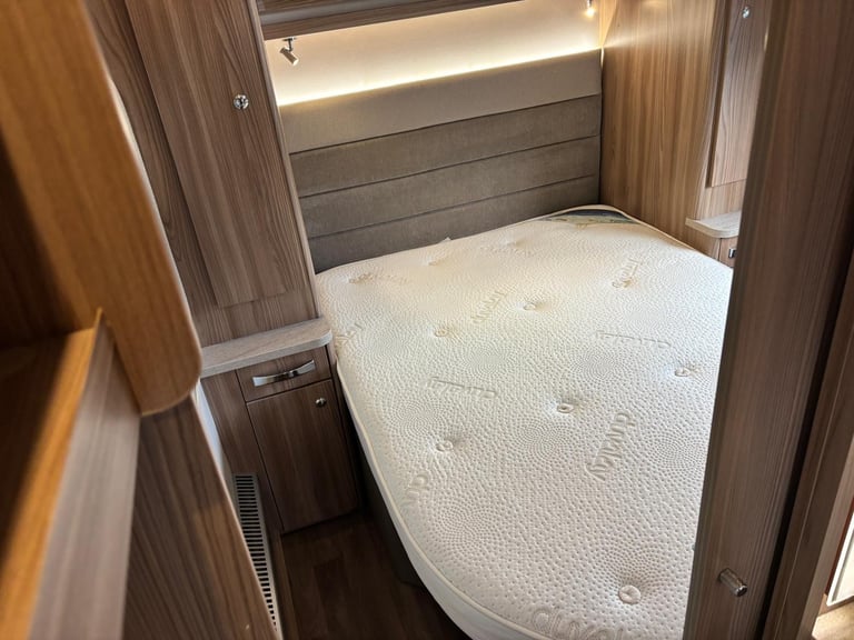 2017 Swift Challenger Hi-Style 560 Rear Island Fixed Bed 12 Months Warranty